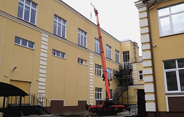 монтаж вентиляционных систем с помощью мини-крана SPX1280